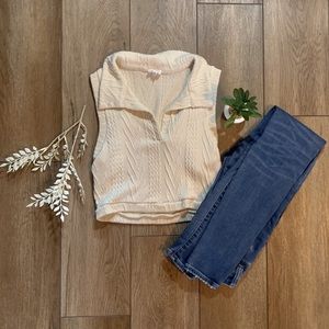 Le Lis sleeveless V-neck sweater